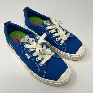 Cariuma X Pantone blue sneaker